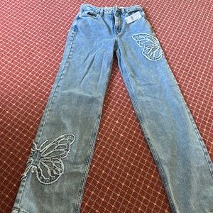 NWT PacSun jeans with embroidered butterflies! So cute! Size 24